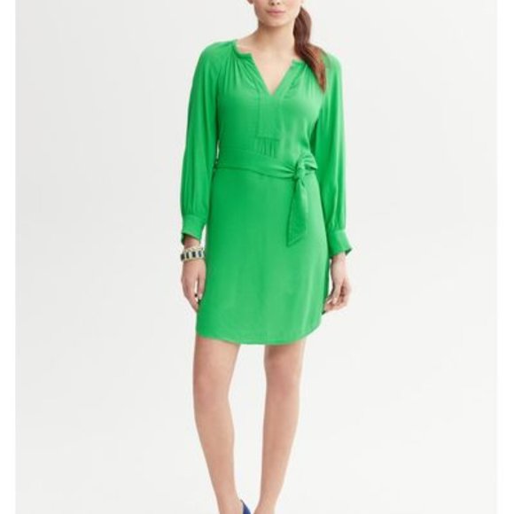 Banana Republic Dresses & Skirts - Banana Republic Green Belted Shirt Dress - Size 0
